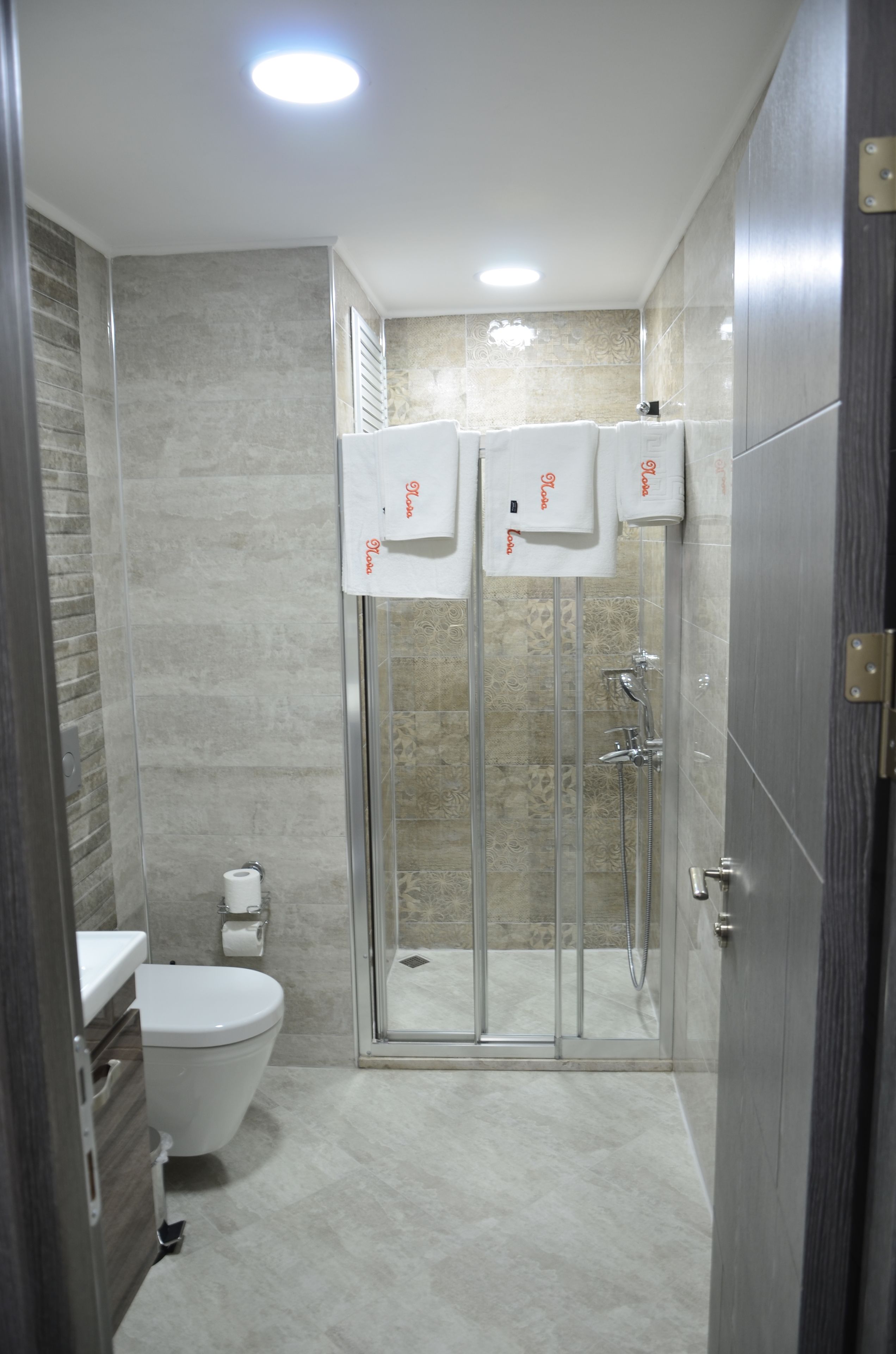 Classic Room, 1 Queen Bed, Accessible | Bathroom
