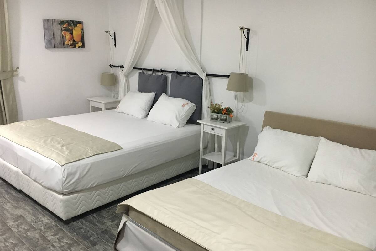 comfort room, 1 bedroom, private bathroom, city view | free minibar, desk, soundproofing, rollaway beds