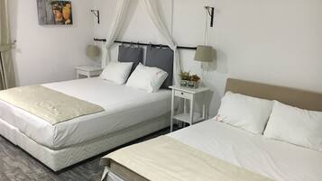 Comfort-Zimmer, 1 Schlafzimmer, eigenes Bad, Stadtblick | Kostenlose Minibar, Schreibtisch, schallisolierte Zimmer, Zustellbetten
