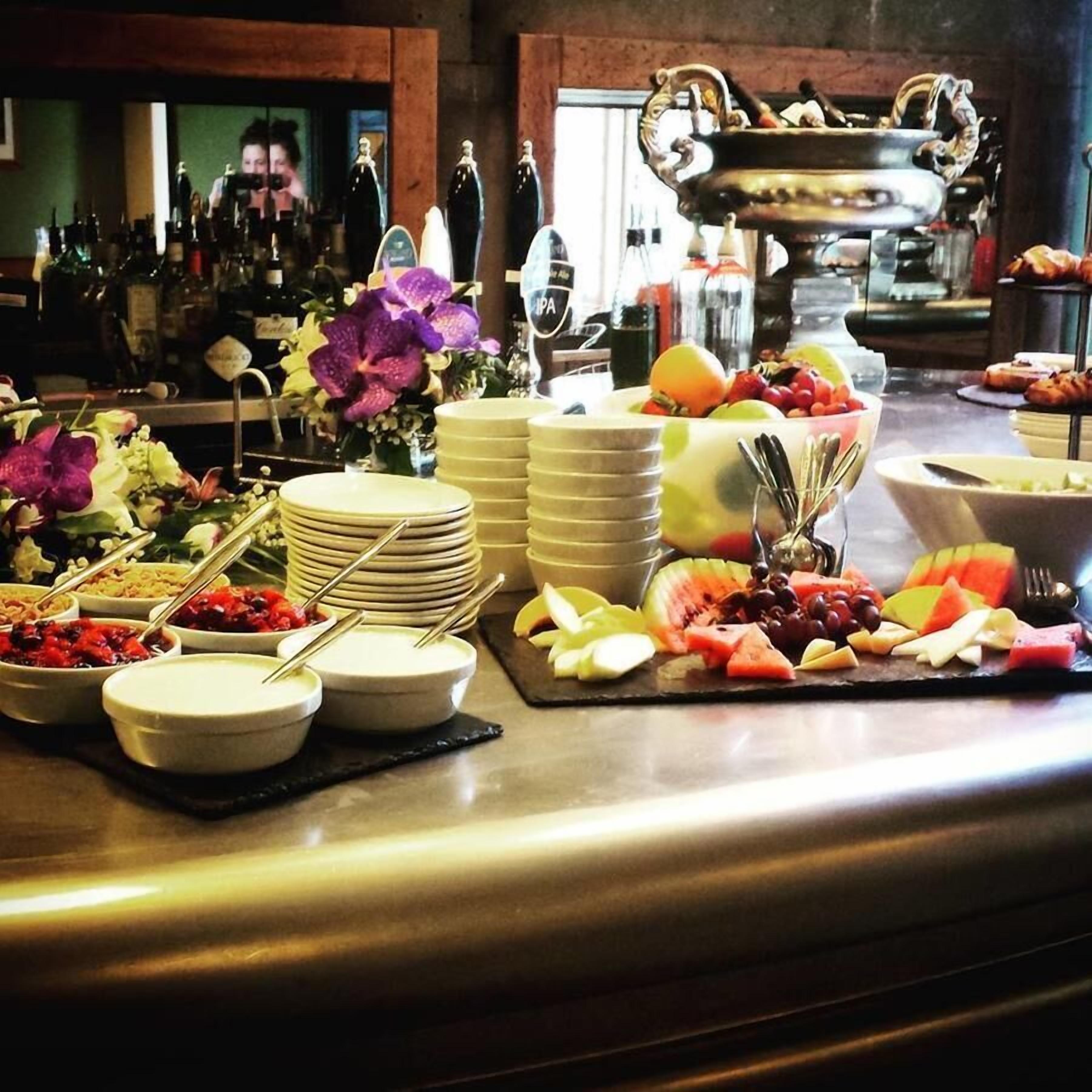 فطور كامل يوميًا بتكلفة قدرها (15.00 GBP للشخص)