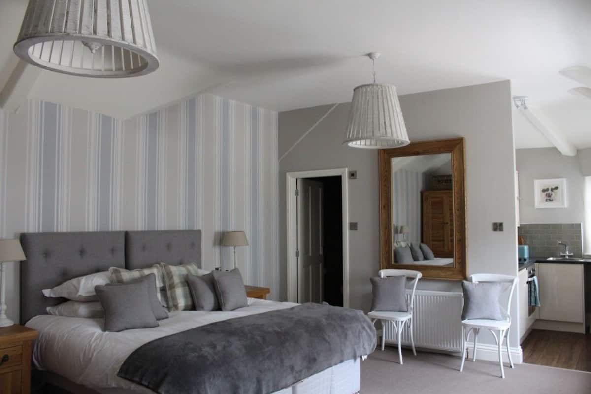 Family Suite (Falcon) | Premium bedding, desk, iron/ironing board, cribs (surcharge)
