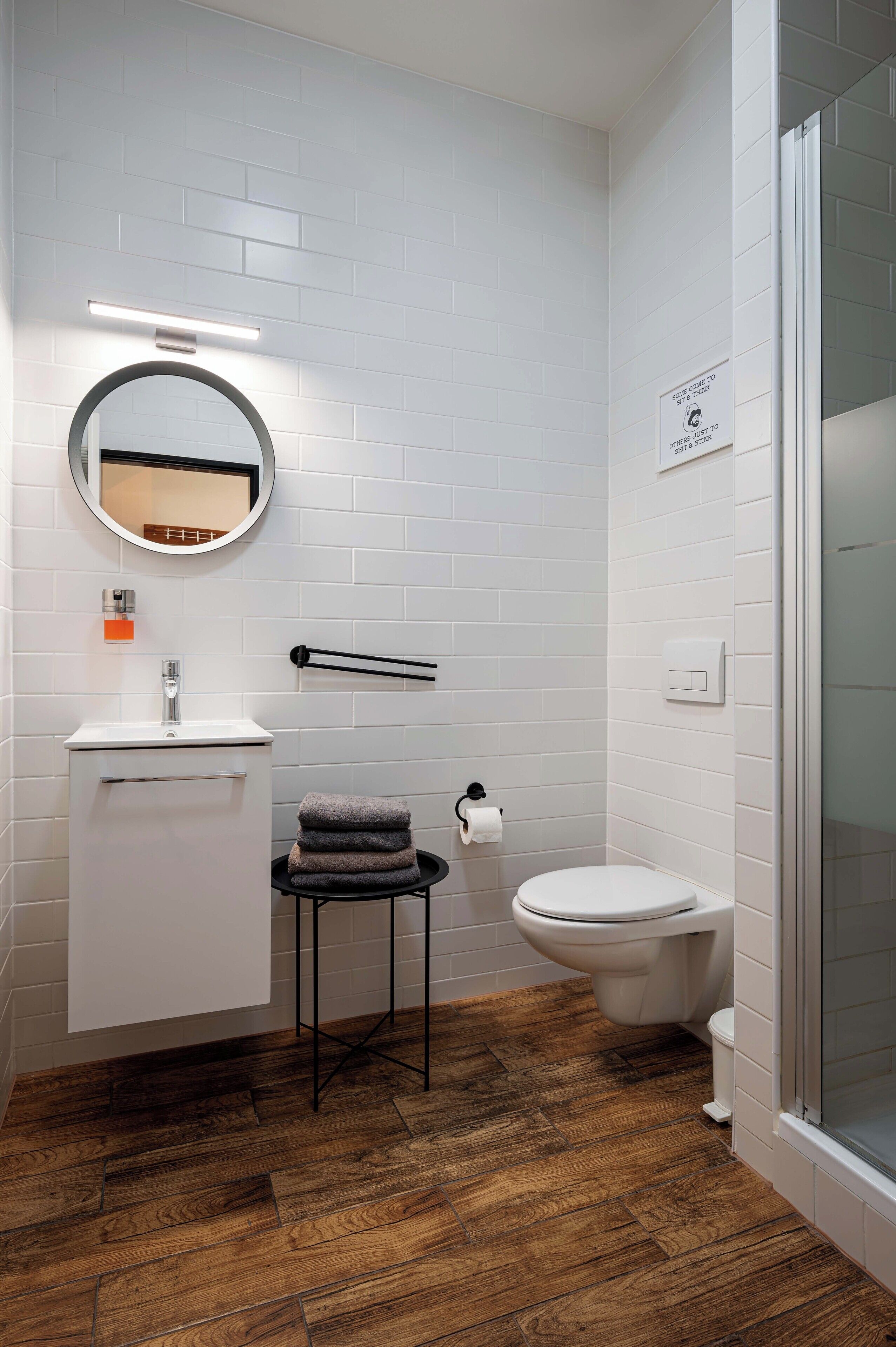 superior double room, 1 queen bed, ensuite | bathroom | shower, free toiletries, hair dryer, towels