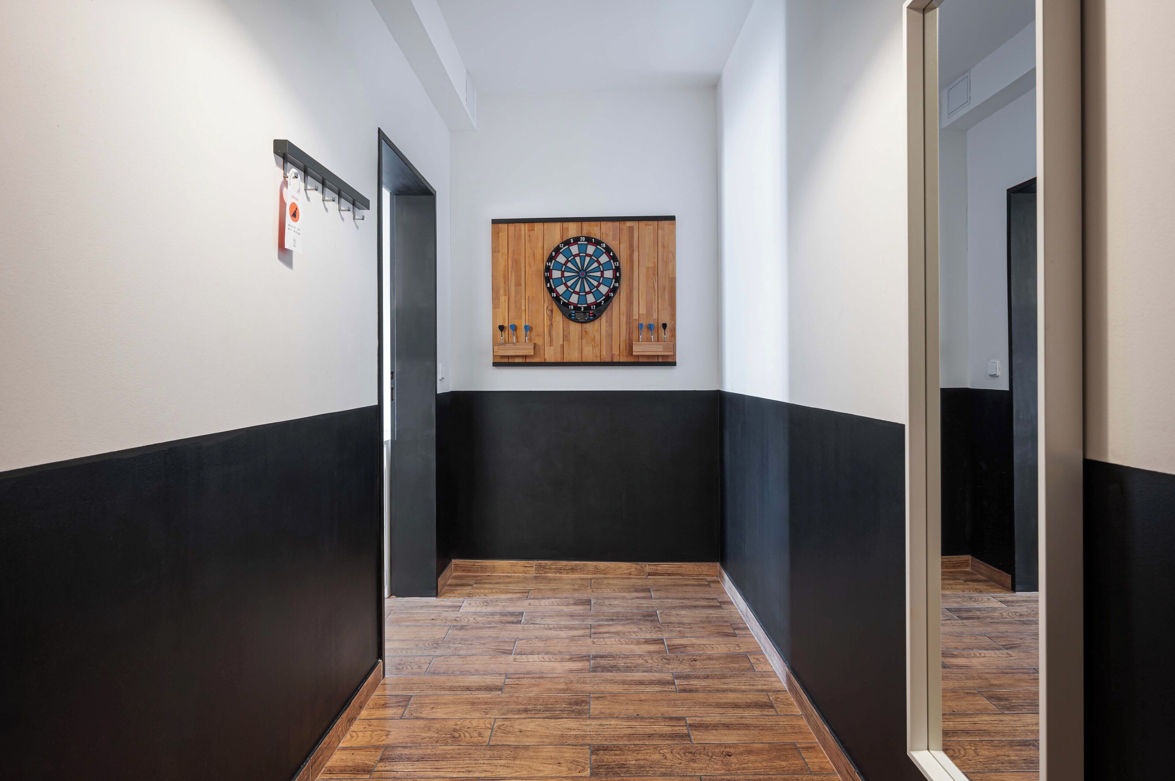 superior double room, 1 queen bed, ensuite | in-room safe, desk, soundproofing, iron/ironing board