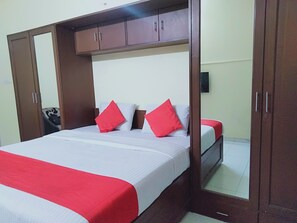 Budget Non Ac Room | Free WiFi, bed sheets - Happy Stay Service Apartment (Pune)