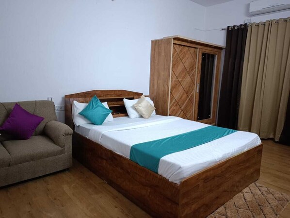 Budget Non Ac Room | واي فاي مجانًا وملاءات أسرّة