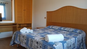 Quarto casal | Berços grátis, camas extras/dobráveis (sobretaxa), Wi-Fi de cortesia