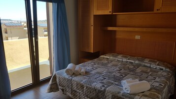 Double Room, Sea View | Free cribs/infant beds, rollaway beds, free WiFi