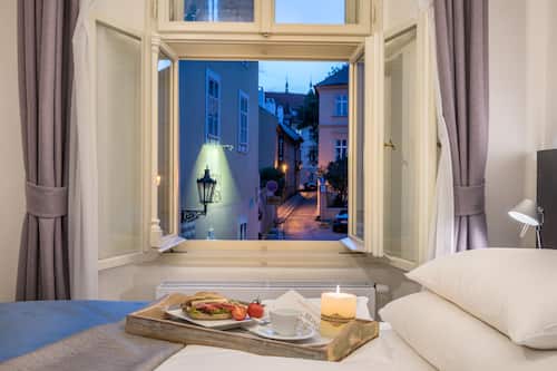 Apartment, 2 Schlafzimmer | Blick auf die Strasse