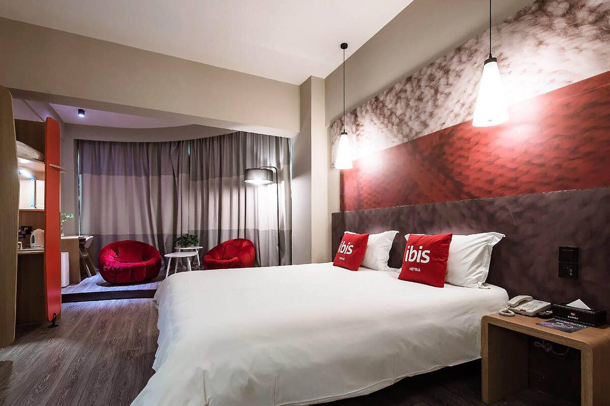 Habitación doble | Escritorio, cortinas opacas, tabla de planchar con plancha y wifi gratis