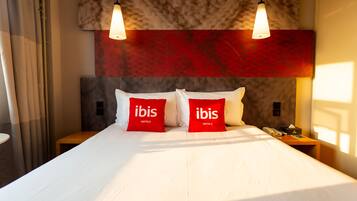 Double Room | Desk, blackout curtains, iron/ironing board, free WiFi