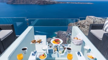 Luxury Villa, 2 Bedrooms, Private Pool, Sea View | Room service - dining