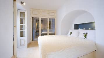 Luxury Villa, 1 Bedroom, Jetted Tub, Hill View | Egyptian cotton sheets, premium bedding, down comforters