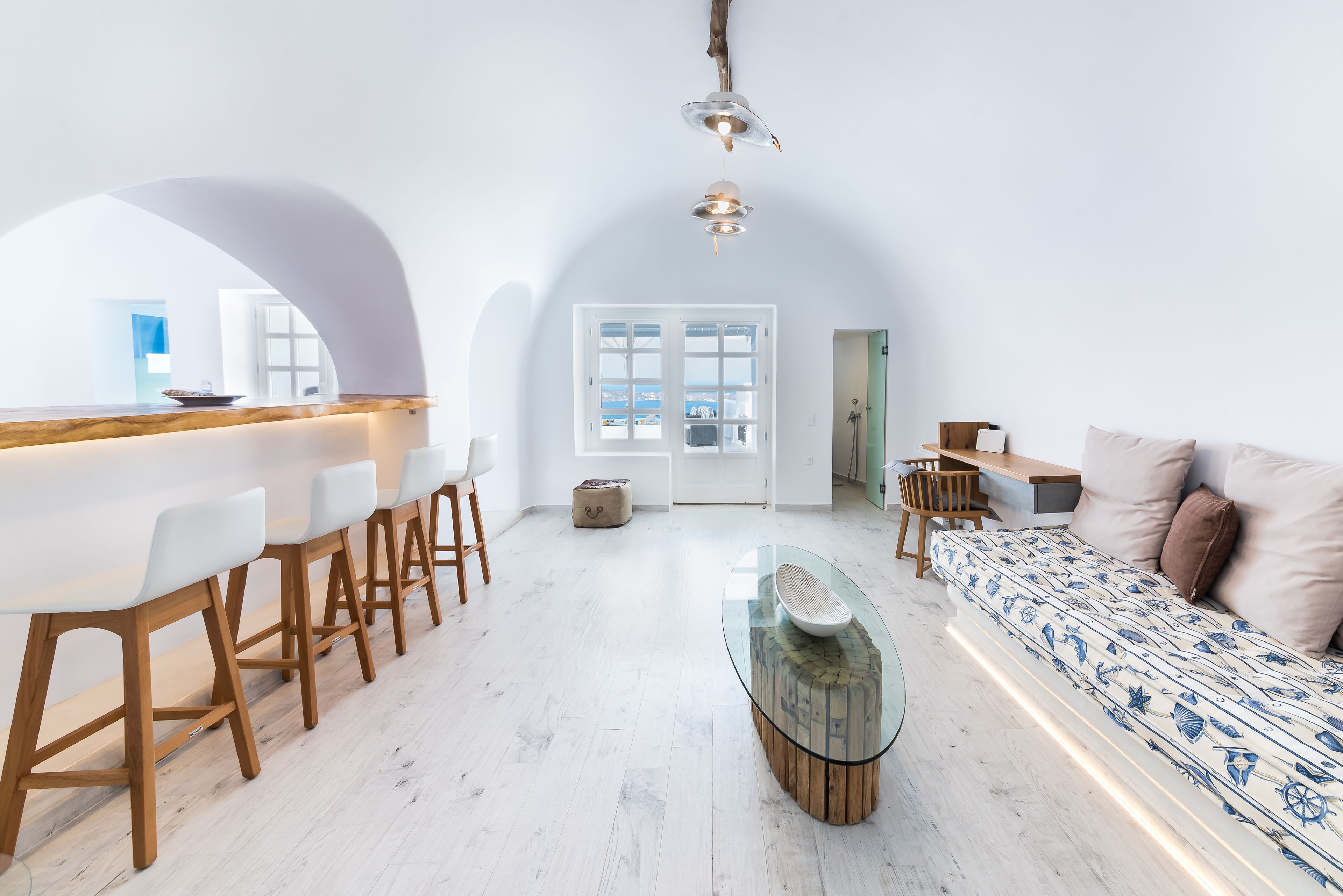 Biệt thự Cao cấp, 2 phòng ngủ, hồ bơi riêng, quang cảnh biển | Phòng khách | TV màn hình phẳng 50-inch có truyền hình vệ tinh, TV, lò sưởi 