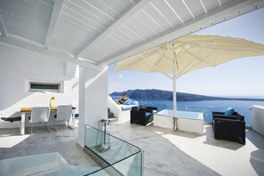 Luxury Villa, 2 Bedrooms, Private Pool, Sea View | Terrace/patio