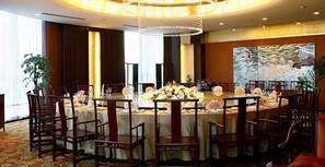 3 개의 레스토랑, 아침 식사 제공