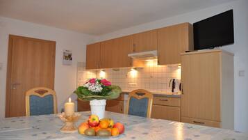 アパートメント (Alpenrose) | 専用キッチン | 冷蔵庫、オーブン、コンロ、食器洗い機