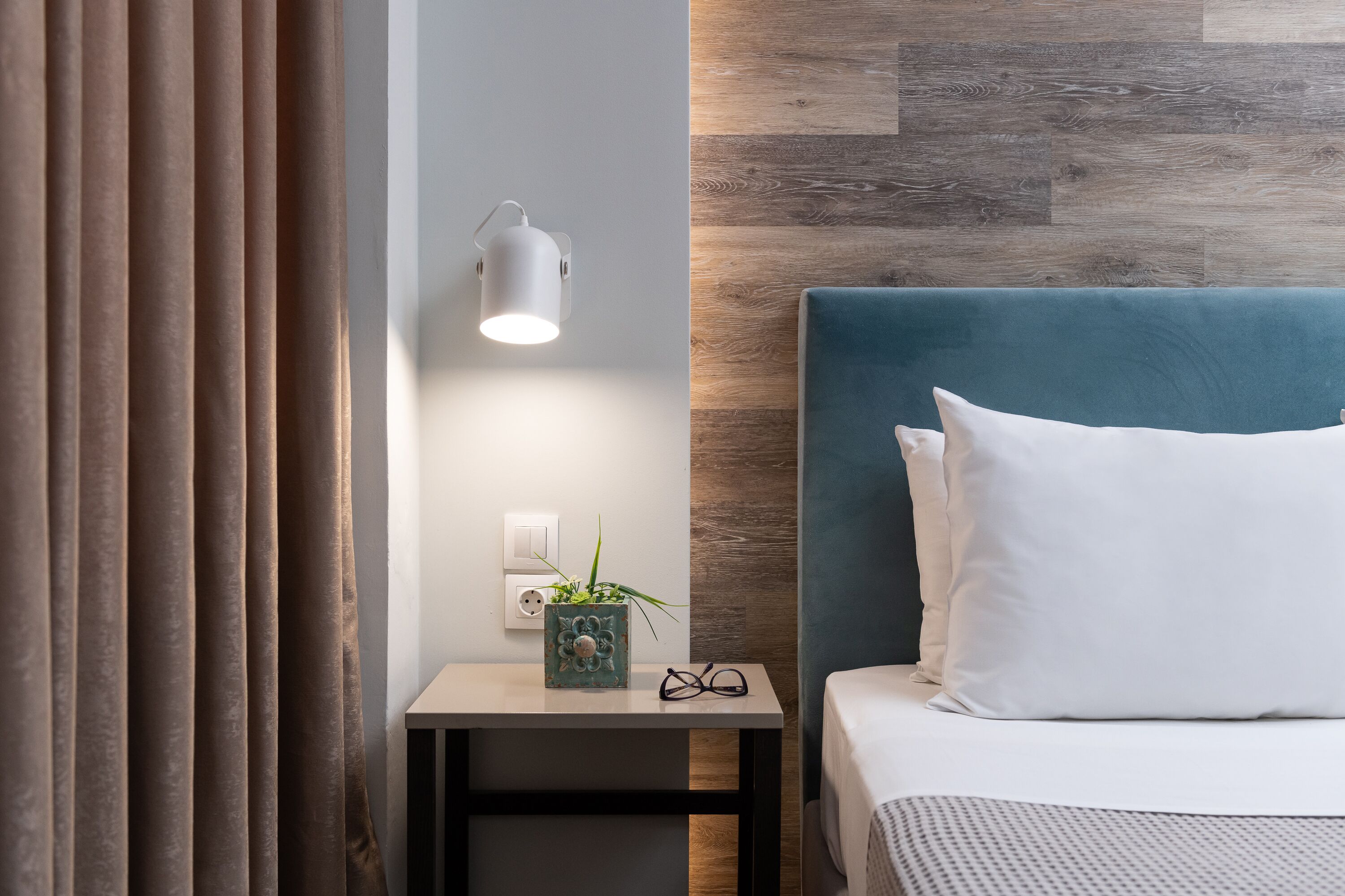 Superior Studio, 1 Double Bed with Sofa bed | Premium bedding, iron/ironing board, free WiFi, bed sheets