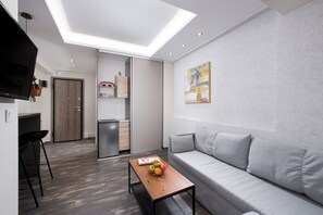 Superior Apartment, 1 Bedroom | Premium bedding, iron/ironing board, free WiFi, bed sheets - Enattica Syntagma Living (Athens)