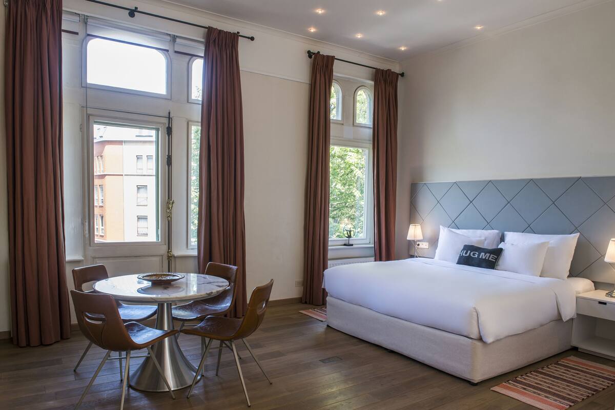 Suite, balkon | Luxe beddengoed, gratis wifi, beddengoed