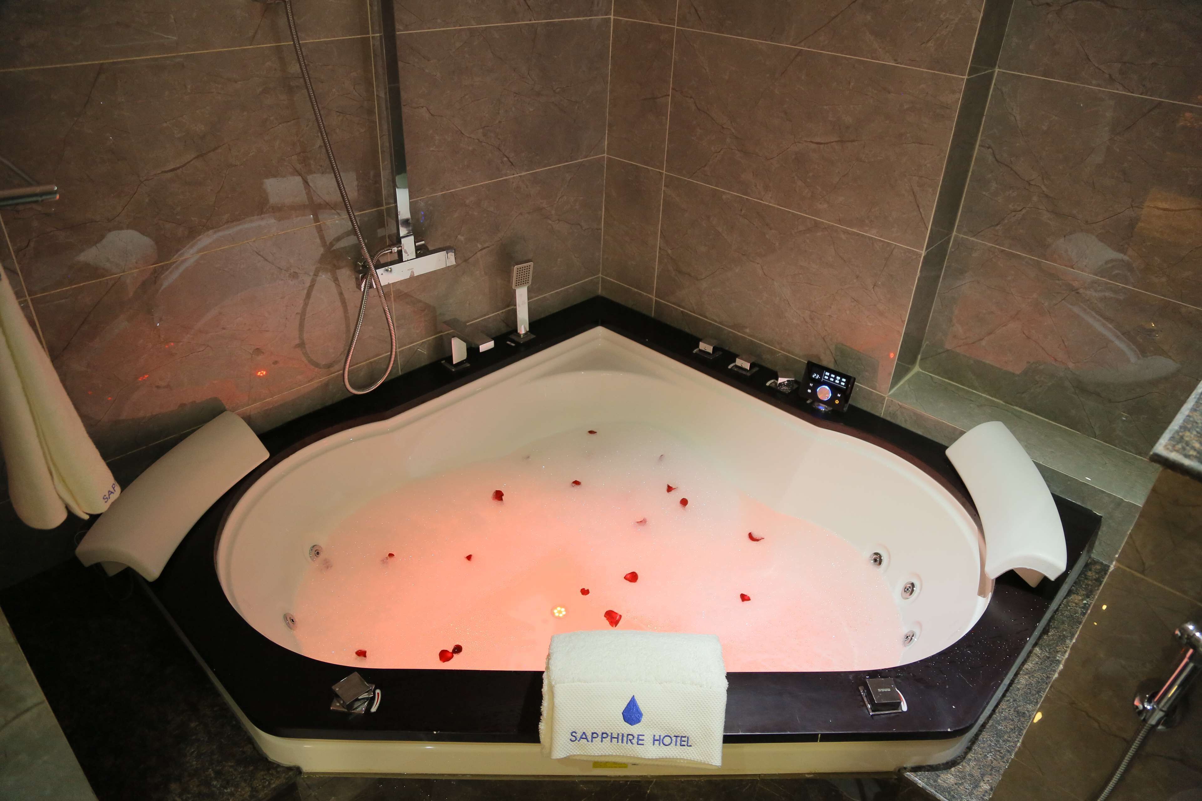 deep-soaking bathtub