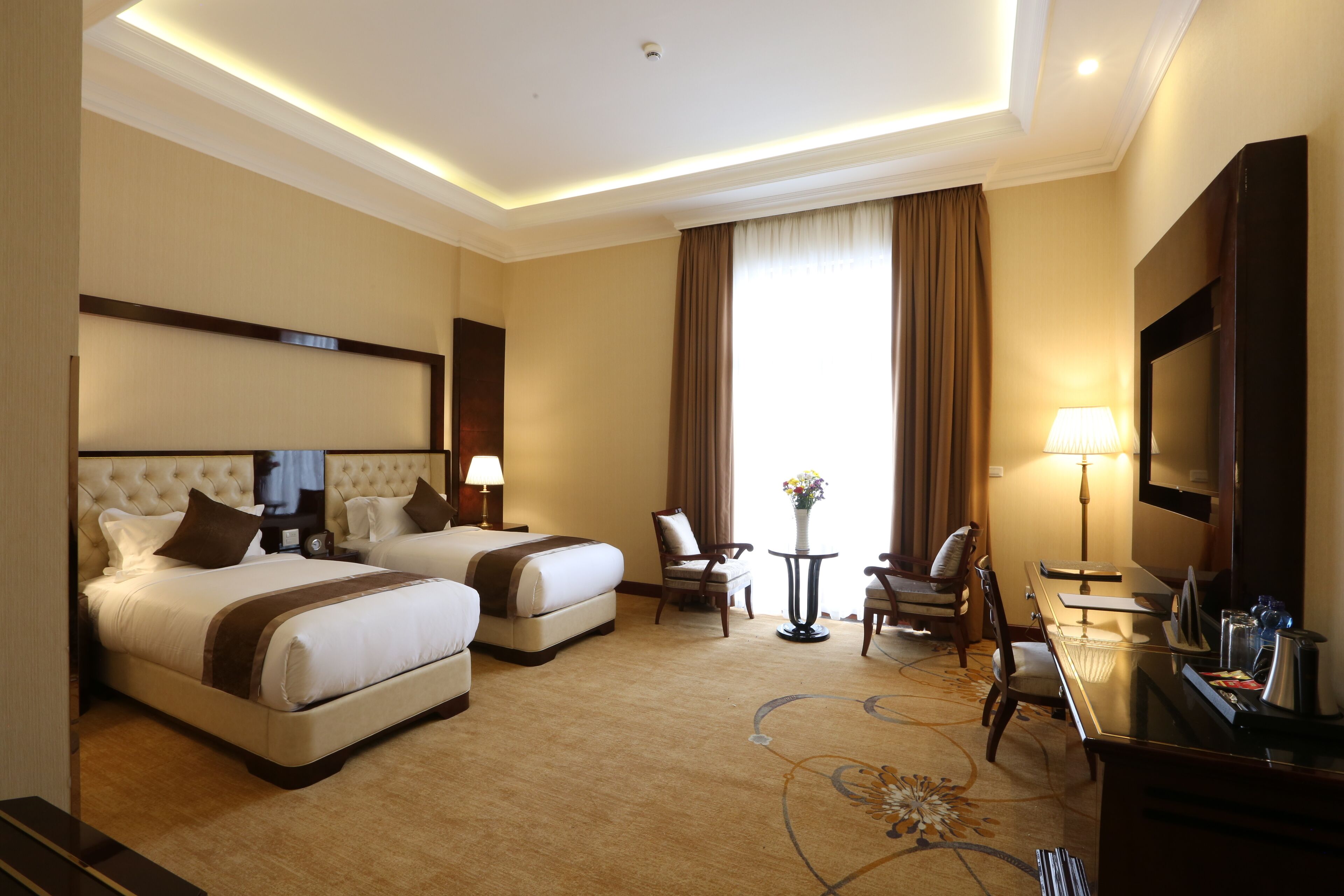 미니바, 객실 내 금고, 책상, 방음 설비