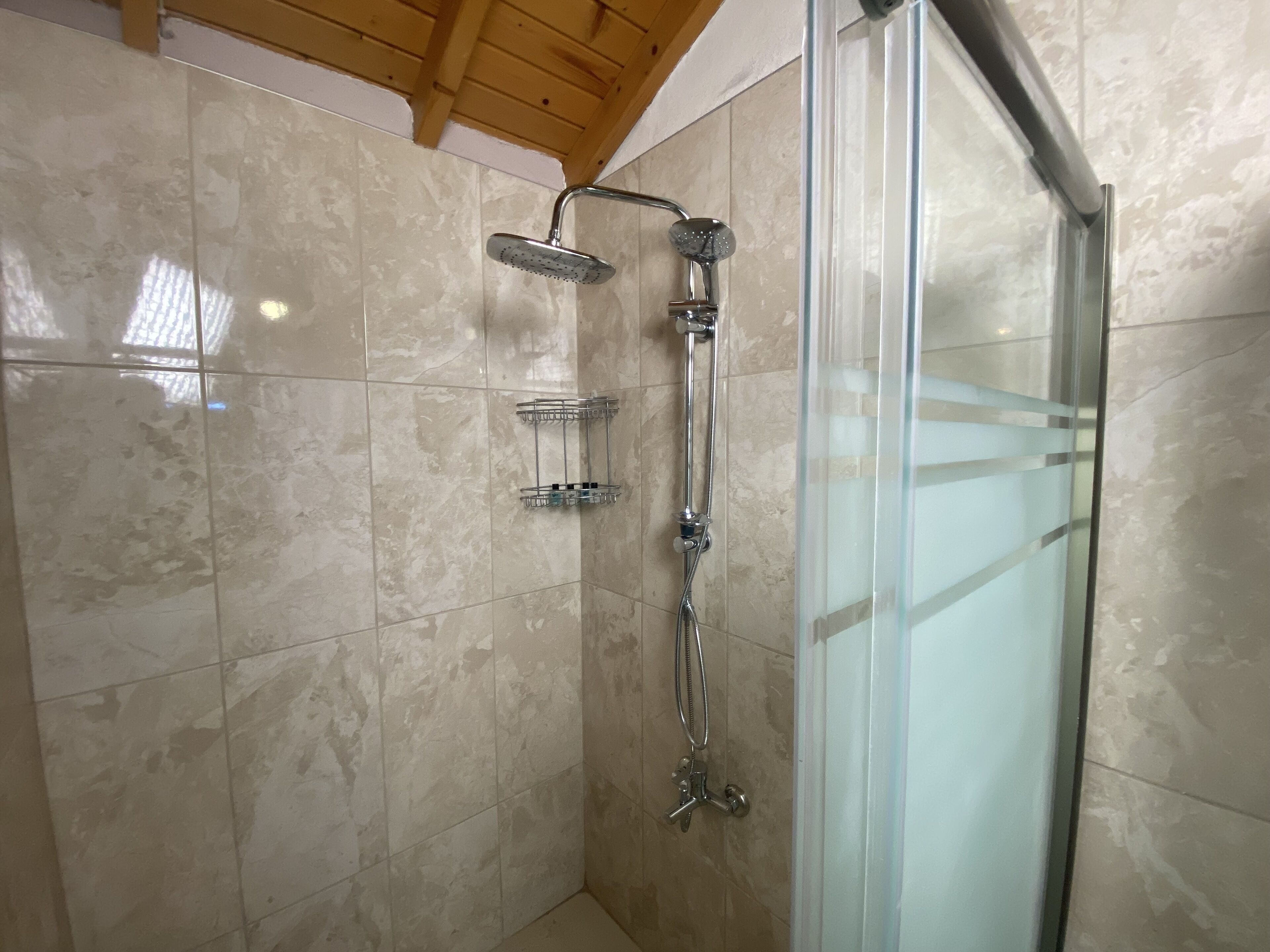 family twin room | bathroom | shower, free toiletries, hair dryer, slippers