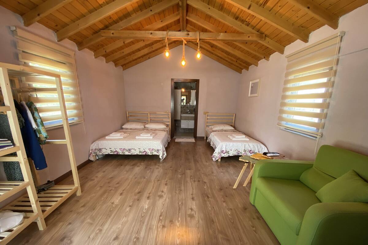 Chambre Familiale avec lits jumeaux | 1 chambre, minibar, coffres-forts dans les chambres