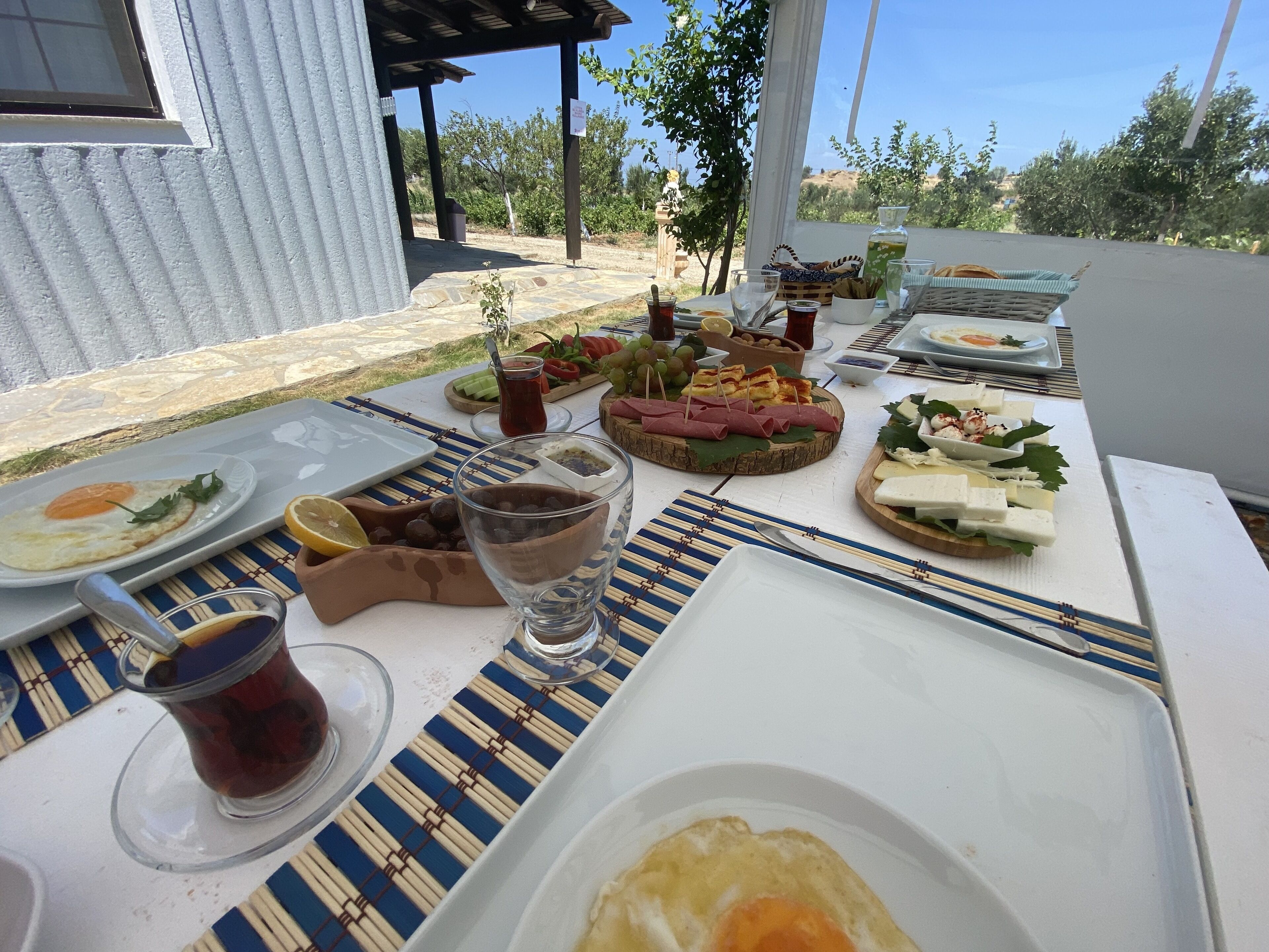 Tägliches inbegriffenes großes Frühstück