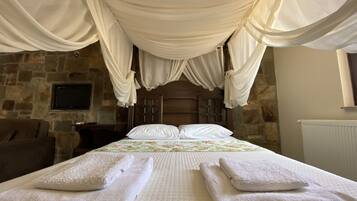 Family Suite, Vineyard View | 1 bedroom, minibar, in-room safe, iron/ironing board