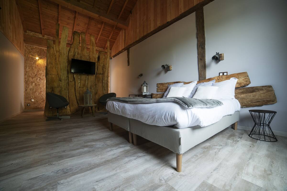 Suíte júnior, 1 quarto, vista para a montanha, ao lado da montanha | Roupas de cama premium, individualmente decorados