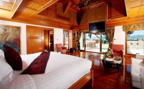 In-room safe, desk, soundproofing, iron/ironing board - Reuan Thai Villa (Patong)
