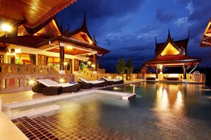Indoor pool, outdoor pool - Reuan Thai Villa (Patong)