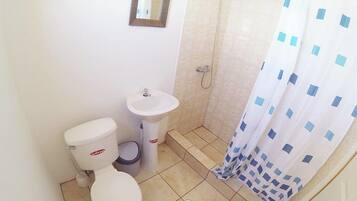 Douche, serviettes fournies