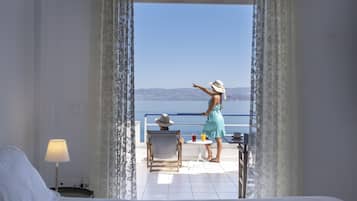 Comfort Studio, 1 King Bed, Sea View, Beachfront
