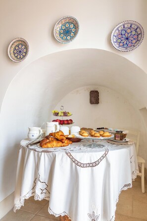 Interior detail - Palazzo San Giovanni (Morciano di Leuca)