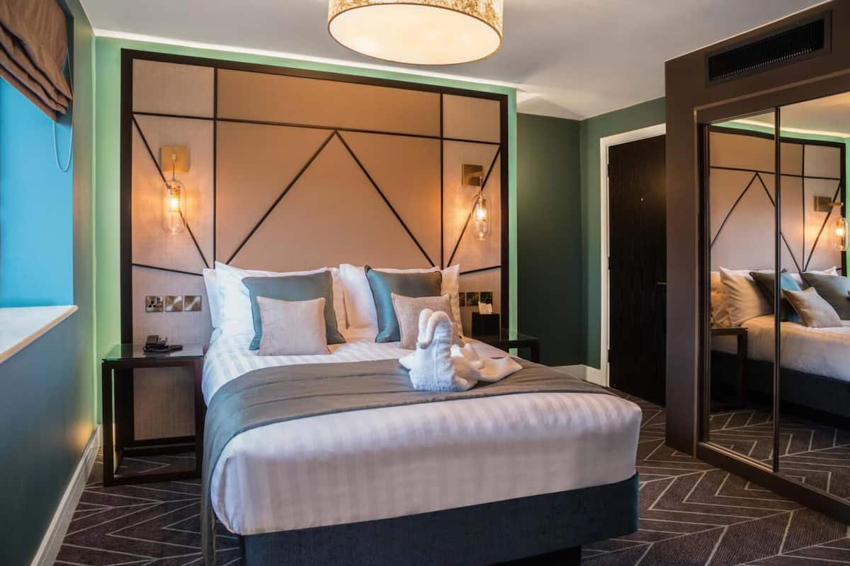 Egyptian cotton sheets, premium bedding, in-room safe, blackout curtains