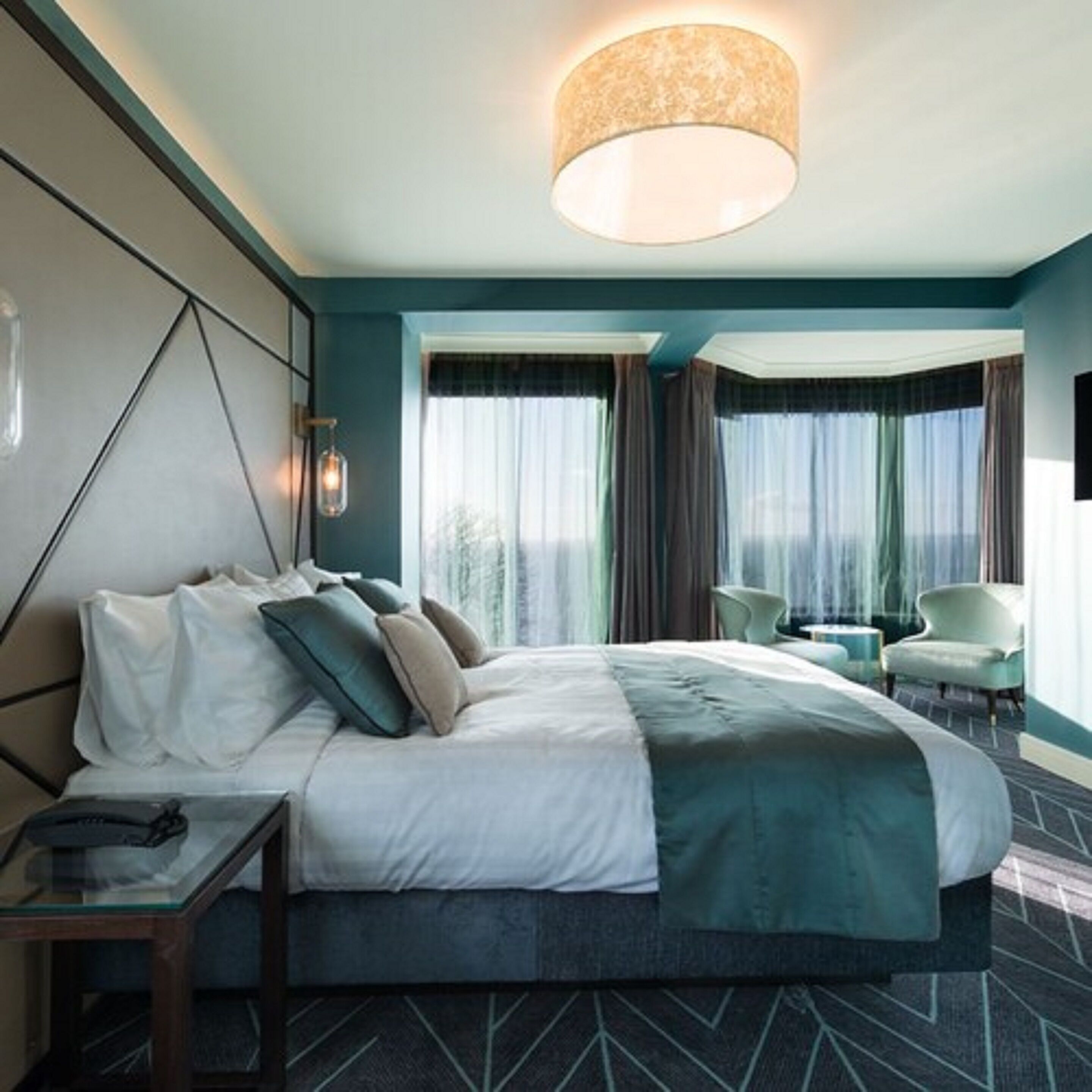 Egyptian cotton sheets, premium bedding, in-room safe, blackout curtains