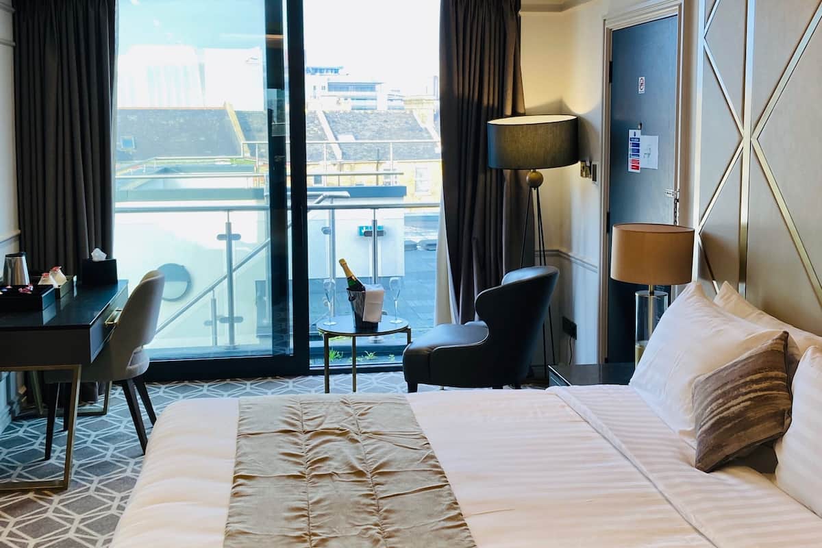 egyptian cotton sheets, premium bedding, in-room safe, blackout curtains