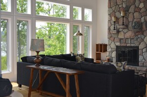 Smart TV, fireplace, DVD player, books - Lakefront home Clam Lake. Private dock for guests. Close to Torch Lk (Bellaire)