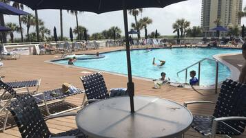 Piscine extérieure, piscine chauffée