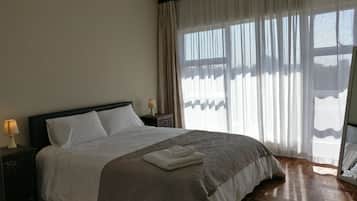 3 chambres, bureau, fer et planche Ă repasser, Wi-Fi