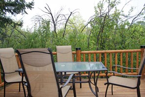 Outdoor dining - Come Stay in Belt Montana - Charming, Historic, Memorable (Belt)