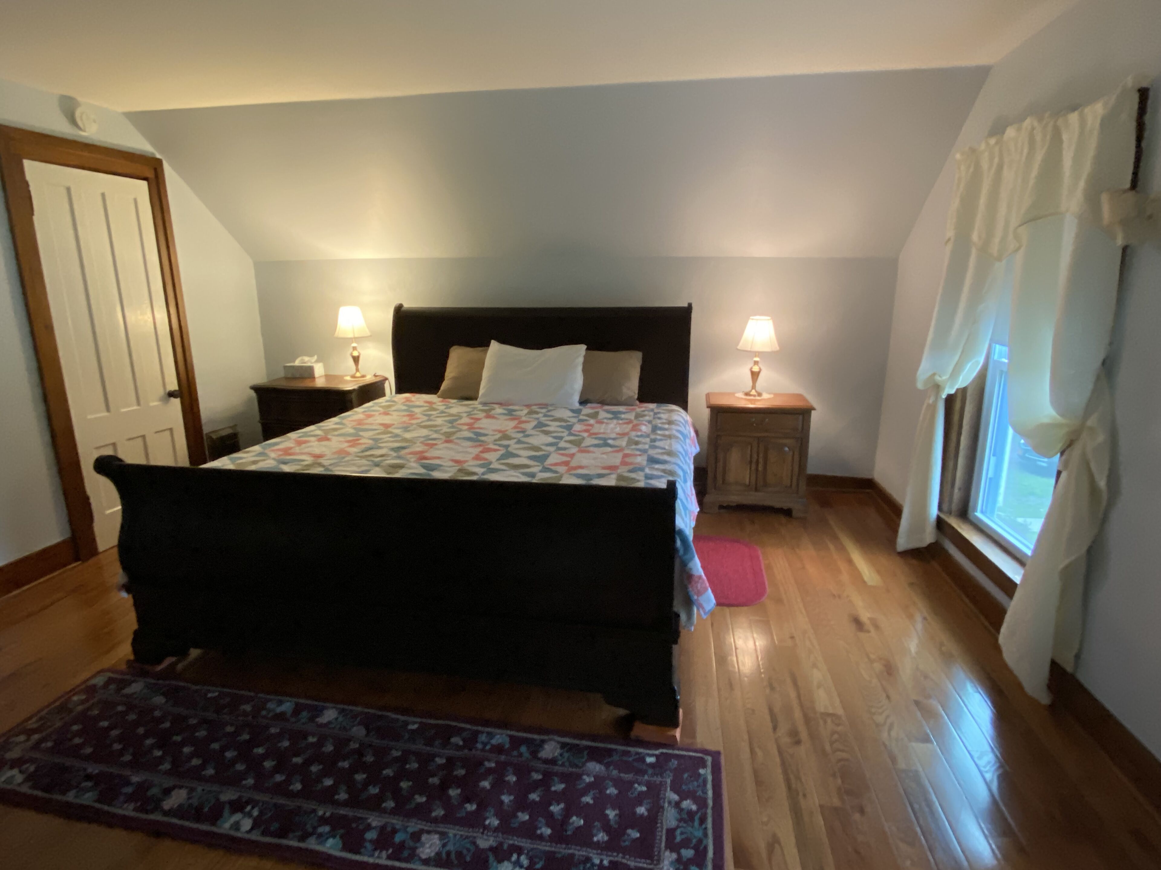 5 chambres, fer et planche à repasser, lit parapluie, Wi-Fi gratuit