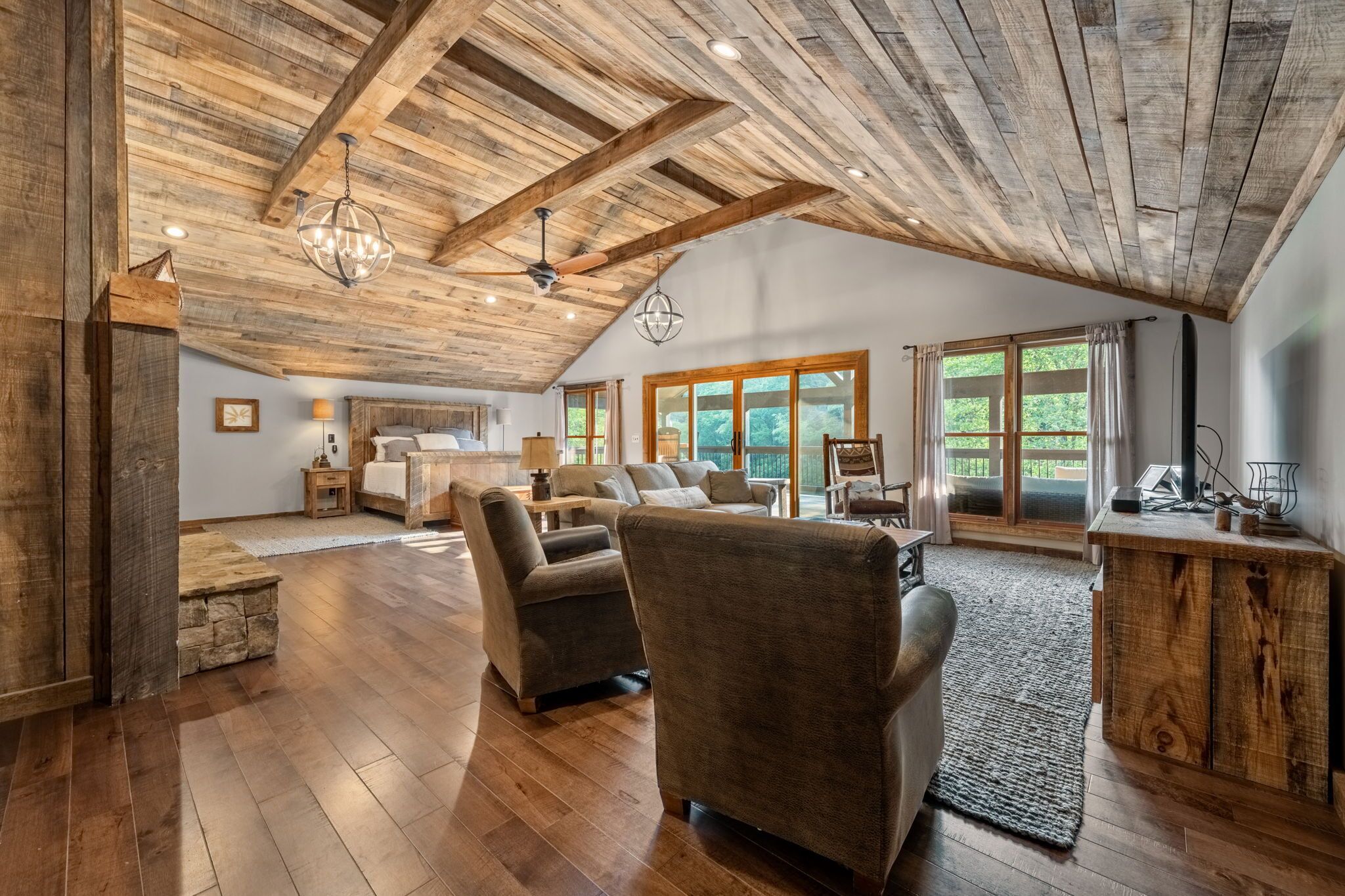 Smart TV, fireplace, DVD player, books