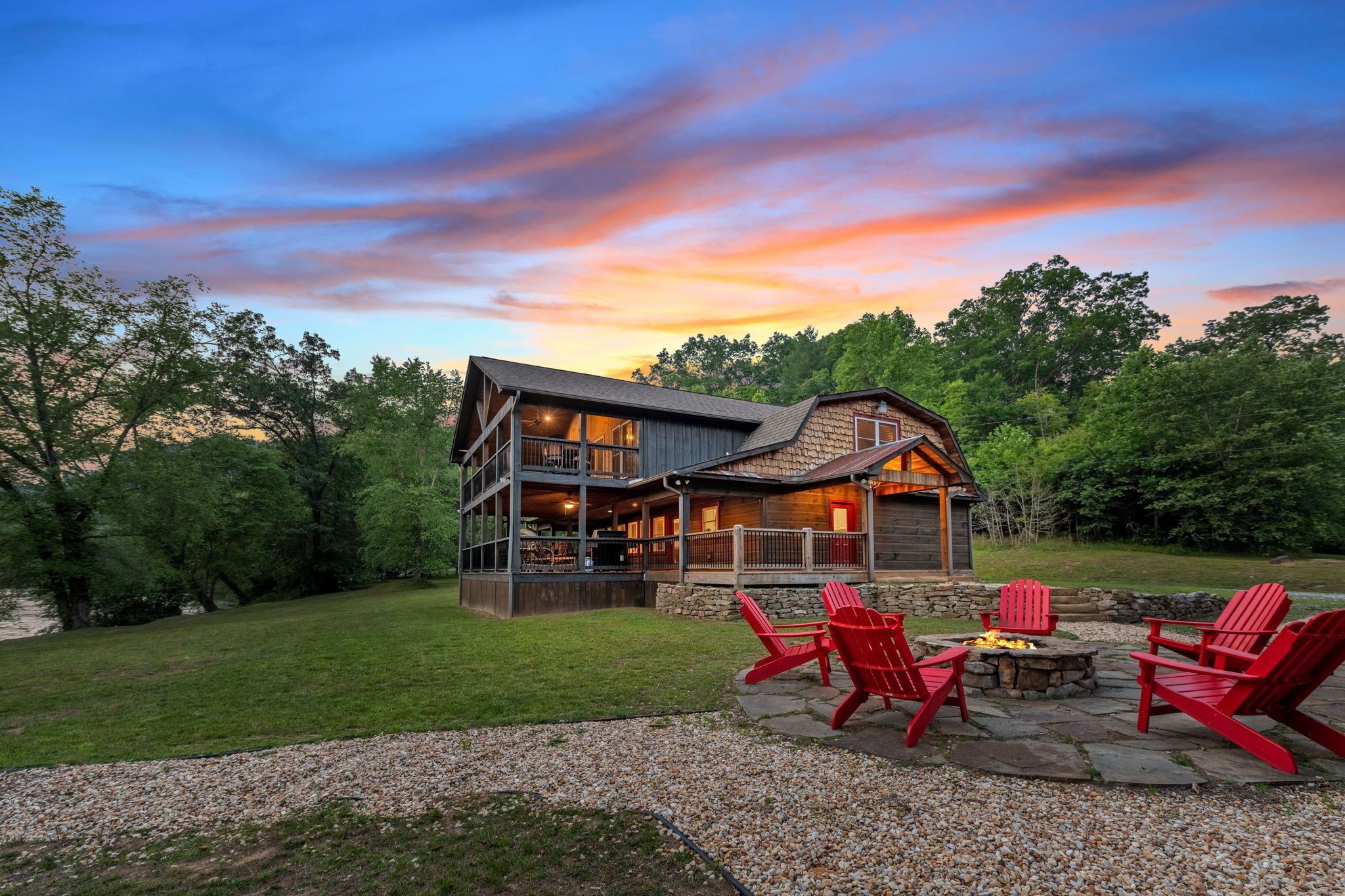 4 Bedroom Luxury Cabin on Toccoa River