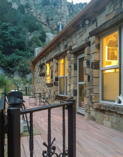 Beautifully Wild Inside & Out. Year-Round Wonderment, Adventure & Peace 21-Z3031