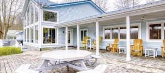 Der Blue Heron Getaway-Claytor See in den Appalachen von Virginia