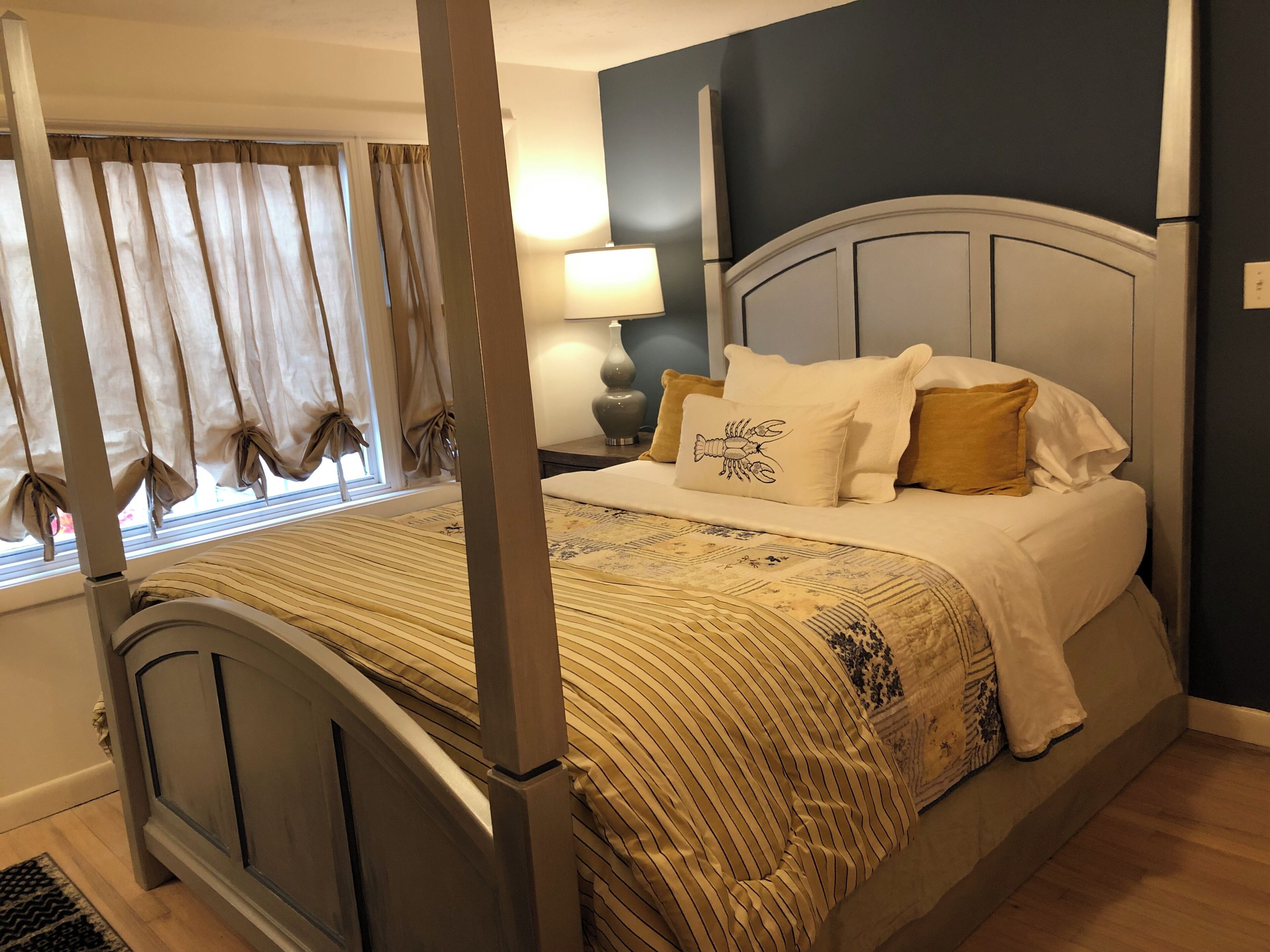 2 habitaciones, insonorización y tabla de planchar con plancha 