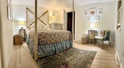 CozyCottage@FrederickWilliamHouse, on ShiningSea Bikeway, Bikes Included
