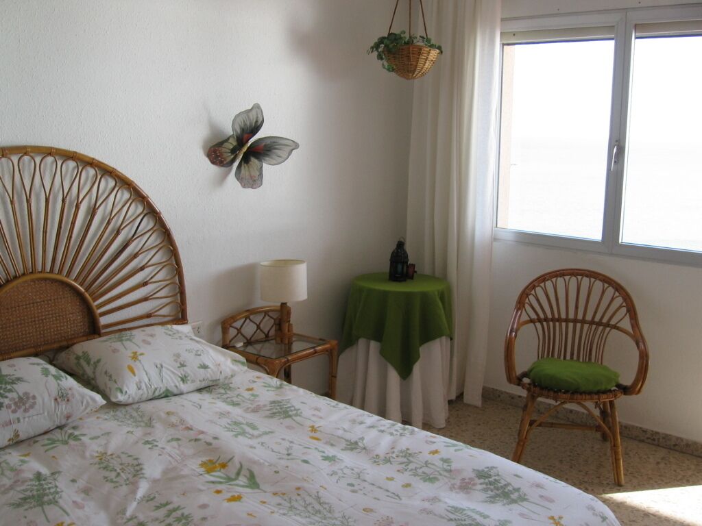3 bedrooms, iron/ironing board, WiFi (free), bed sheets